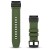 Pasek QuickFit 26 mm do zegarka Garmin w kolorze zielonym, prezentujący system mocowania ułatwiający błyskawiczny montaż