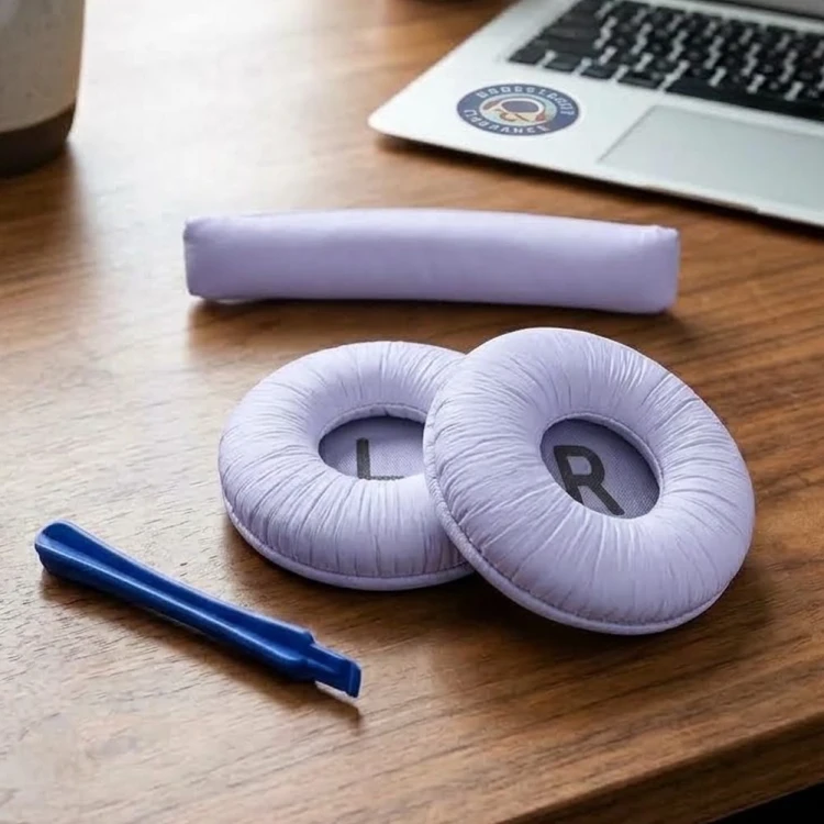 Wysokiej jakości pady do słuchawek JBL TUNE 500BT wykonane ze skóry syntetycznej Premium i pianki Memory Foam, zapewniające komfort