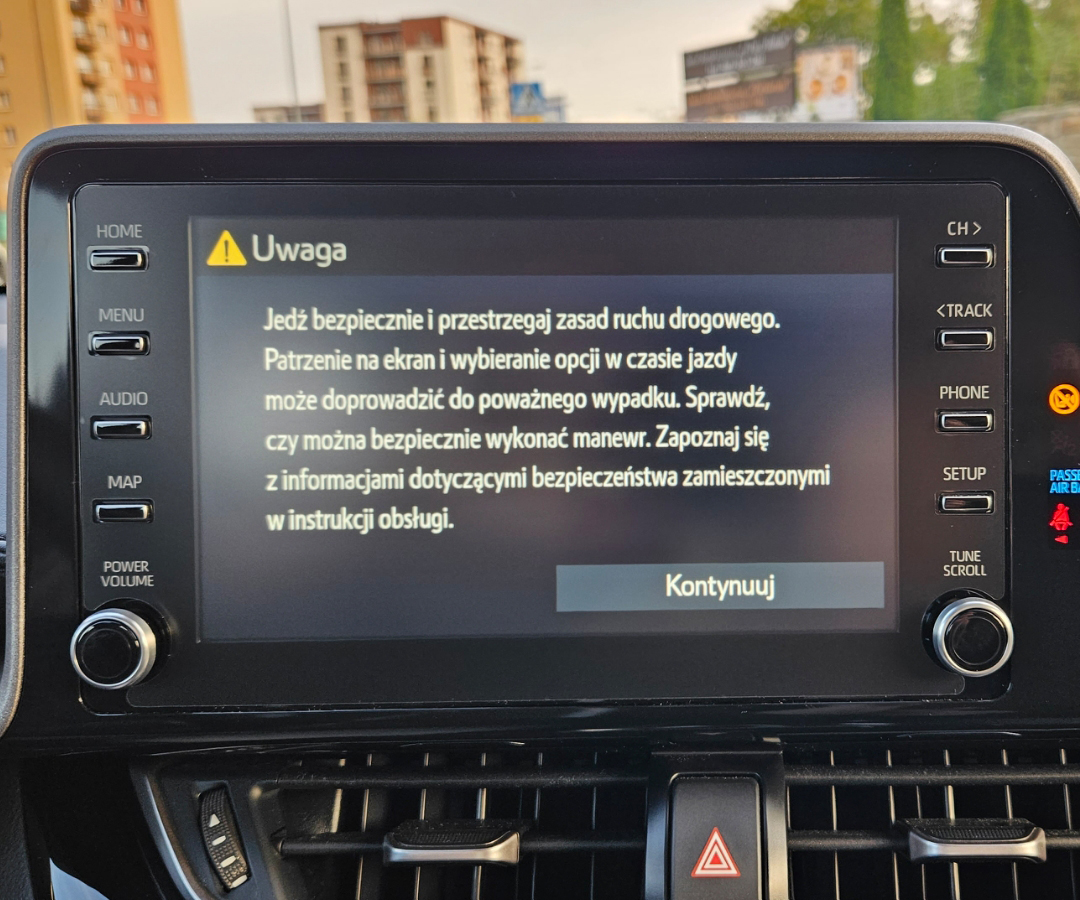 Zabezpiecz ekran radia od pierwszego dnia - a jeśli już jest porysowany, przywróć mu wygląd jak nowy